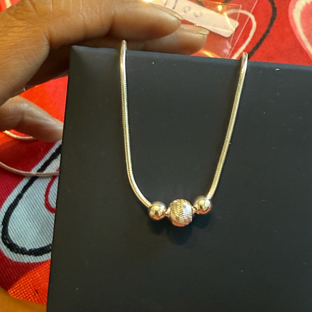 Solid Sterling Silver .925 ball necklace - Picture 4 of 9